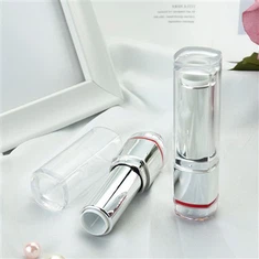 Ispraznite spremnike ruževa za usne